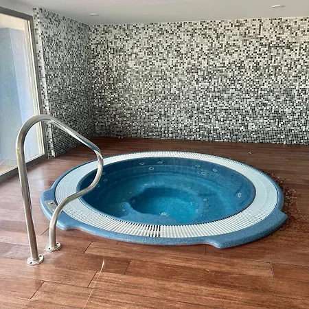 Marea Beach, Sol & *