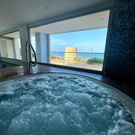 Marea Beach, Sol & شقة *